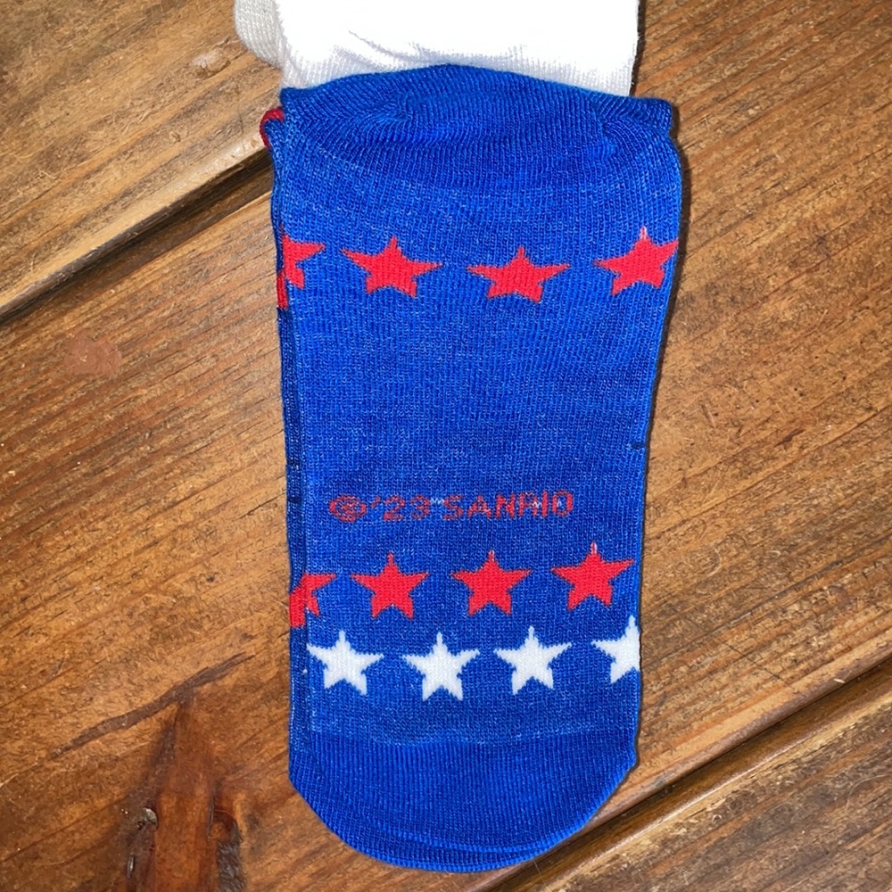 Hello Kitty Socks - Picture 9 of 16
